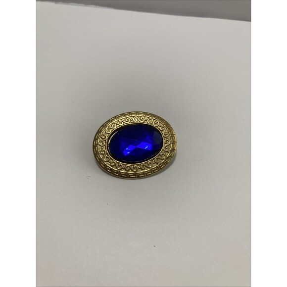 Beautiful Blue Stone Set In Gold Art deco Setting. - Picture 2 of 6